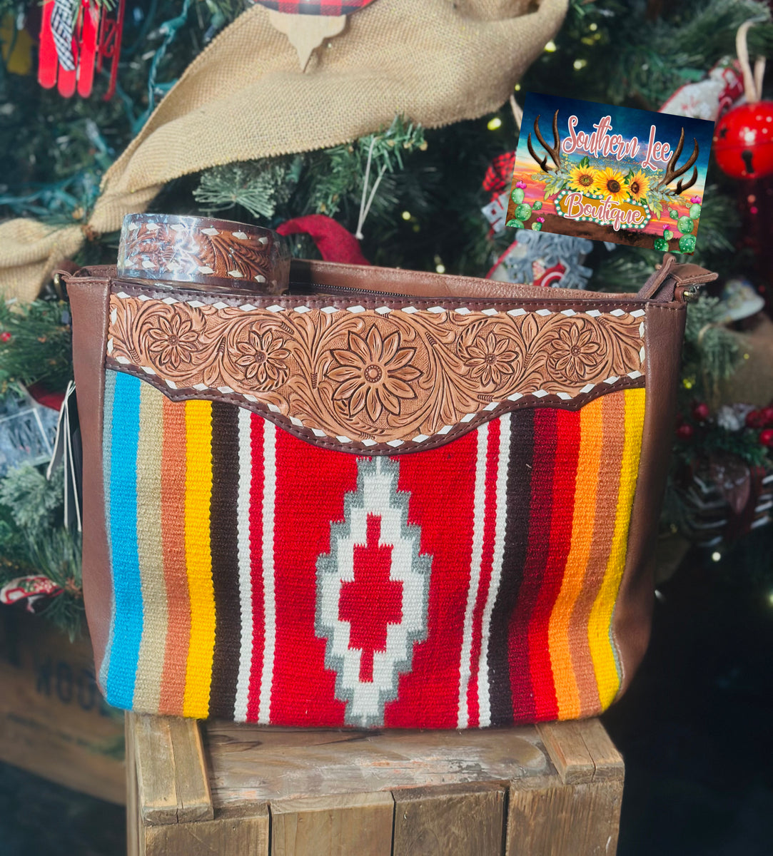 AMERICAN DARLING LEATHER TOOLED SERAPE BAG -255 – Southern  display picture 3