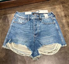 Load image into Gallery viewer, Judy Blue Shorts
