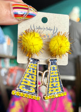 Load image into Gallery viewer, Pom Pom Earrings
