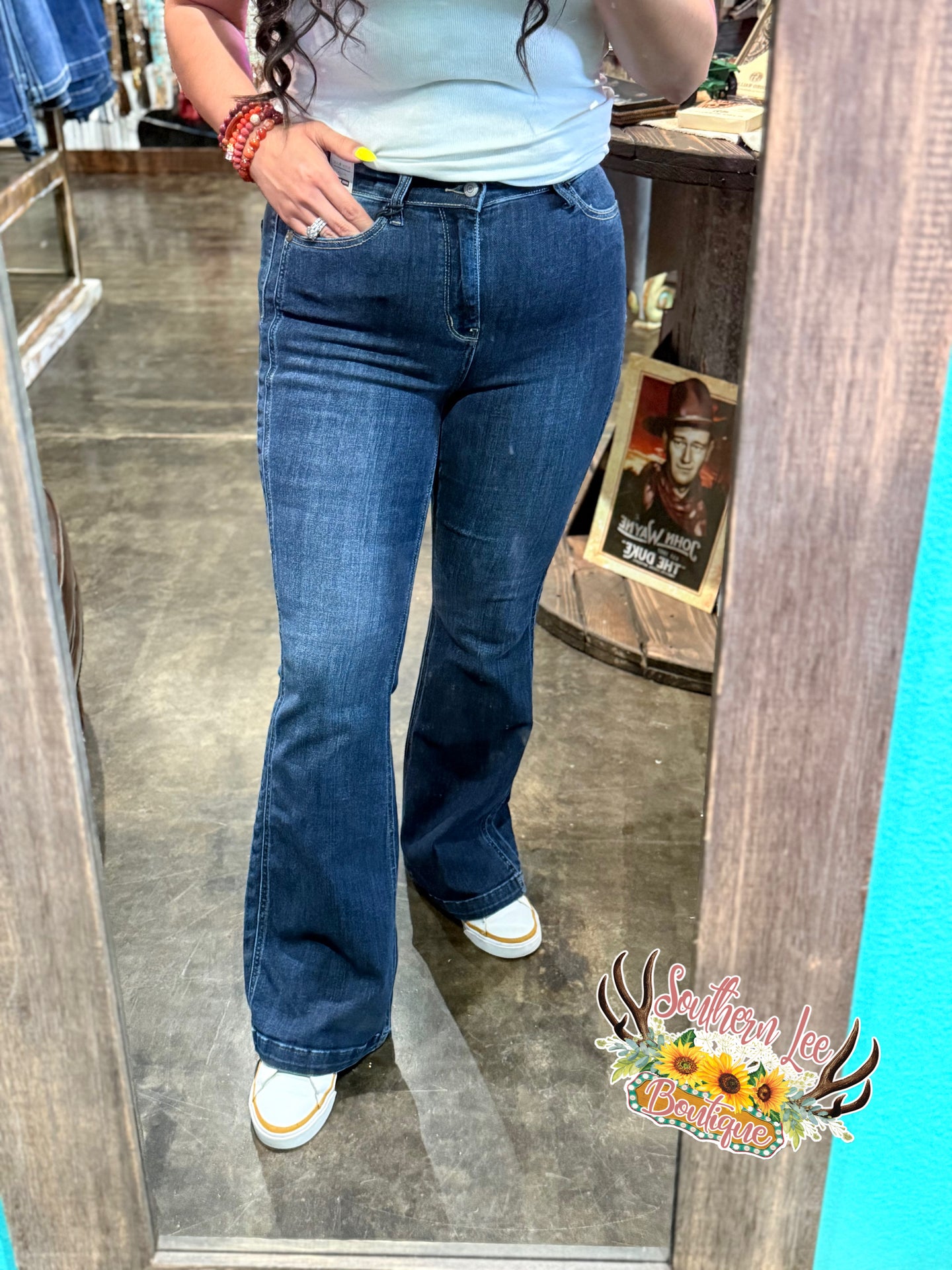 Kelly HW Angled Seam Flare - Judy Blue