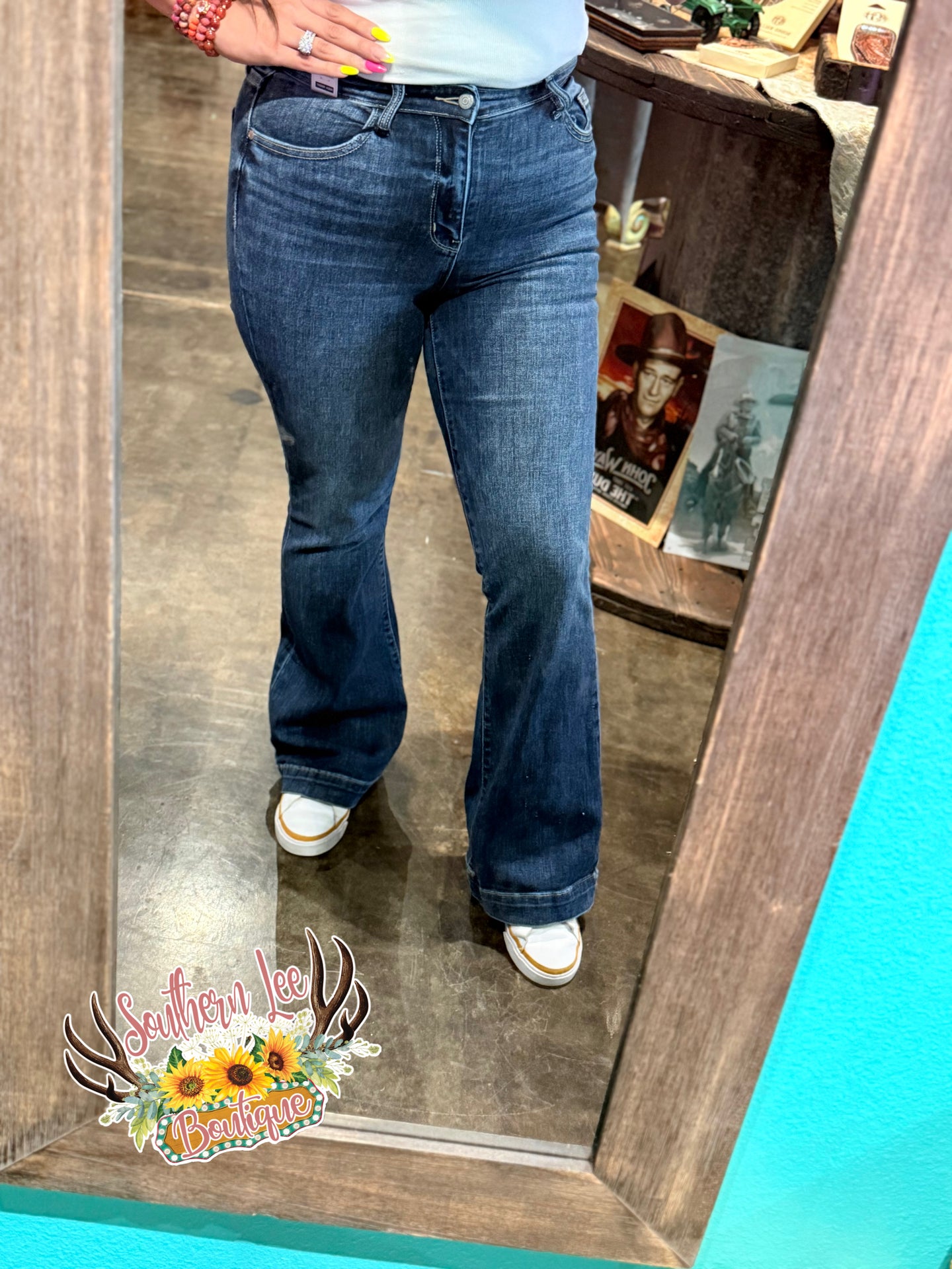 Audrey HW Trouser Flare - Judy Blue Jean